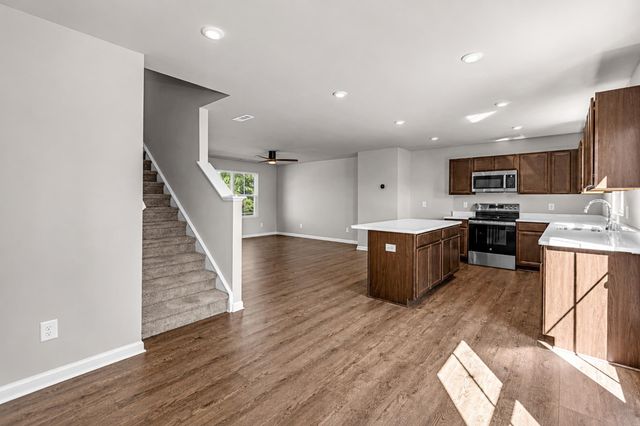 216 Laurel St, Gallatin, TN 37066