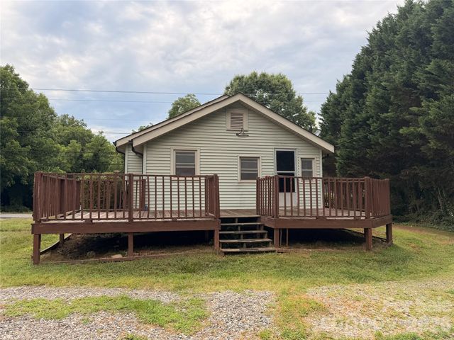 2475 Shelton Avenue, Statesville, NC 28677