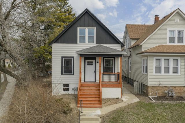 300 E Rosedale AVENUE, Milwaukee, WI 53207