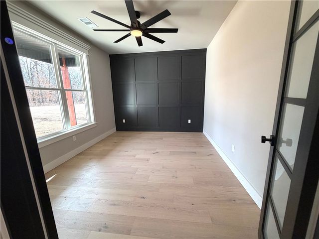 2453 N Double Springs Road, Fayetteville, AR 72704