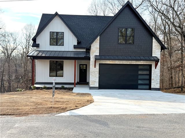 2453 N Double Springs Road, Fayetteville, AR 72704