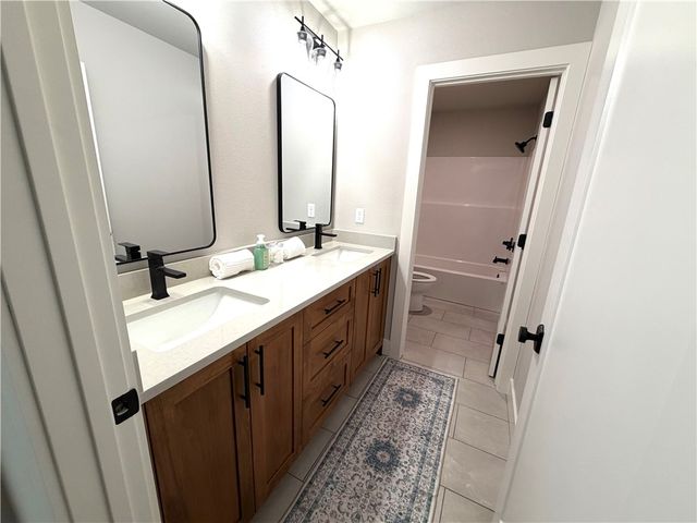 2453 N Double Springs Road, Fayetteville, AR 72704