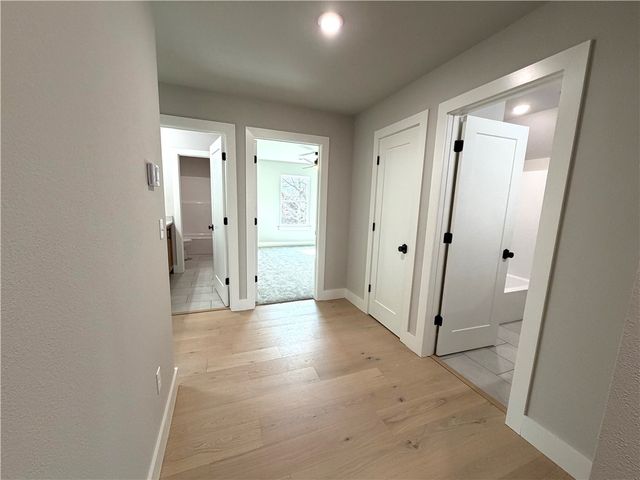 2453 N Double Springs Road, Fayetteville, AR 72704