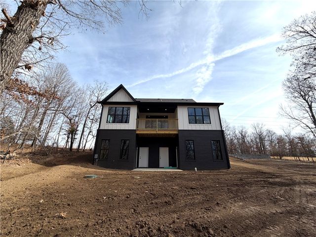 2453 N Double Springs Road, Fayetteville, AR 72704