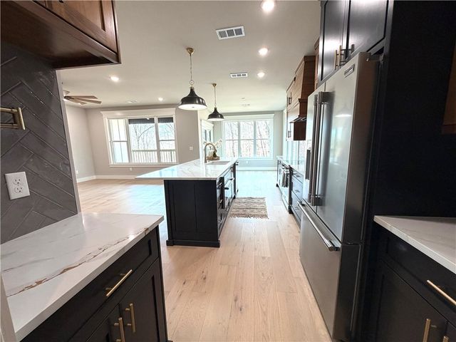 2453 N Double Springs Road, Fayetteville, AR 72704