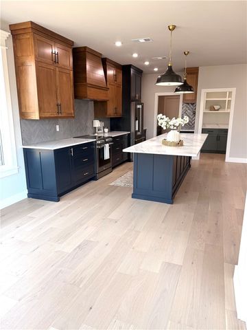 2453 N Double Springs Road, Fayetteville, AR 72704