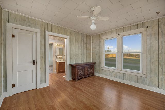 303 Seeley Avenue, Mount Calm, TX 76673