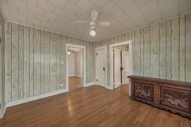 303 Seeley Avenue, Mount Calm, TX 76673