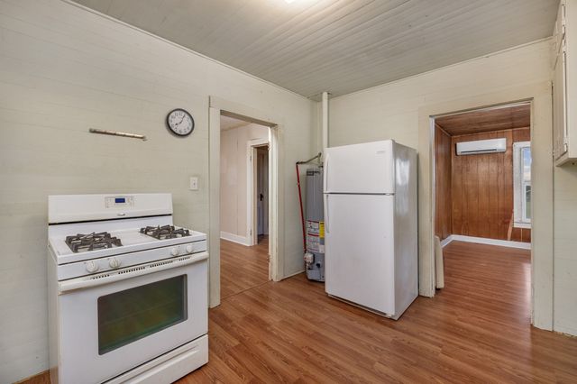 303 Seeley Avenue, Mount Calm, TX 76673