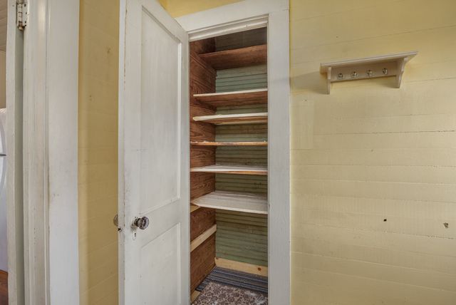 303 Seeley Avenue, Mount Calm, TX 76673