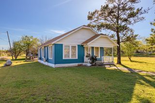 303 Seeley Avenue, Mount Calm, TX 76673