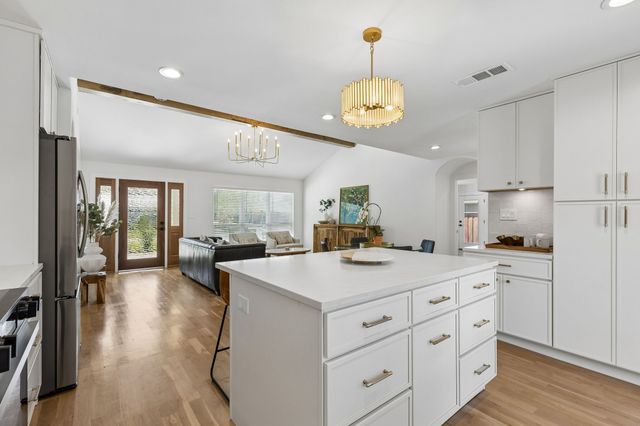 2981 Eric Lane, Farmers Branch, TX 75234