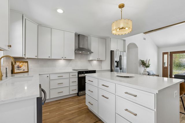 2981 Eric Lane, Farmers Branch, TX 75234