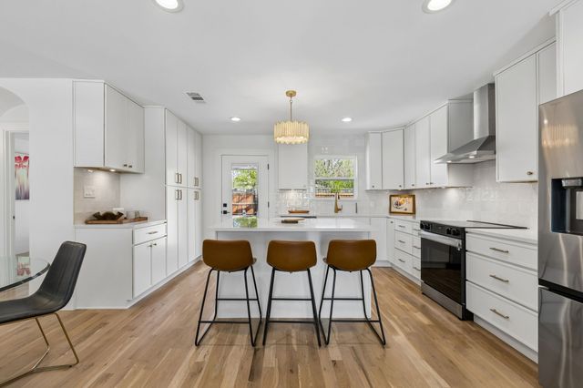 2981 Eric Lane, Farmers Branch, TX 75234