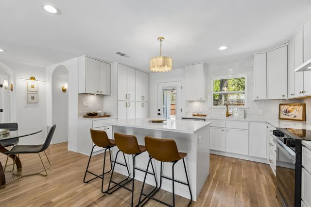 2981 Eric Lane, Farmers Branch, TX 75234