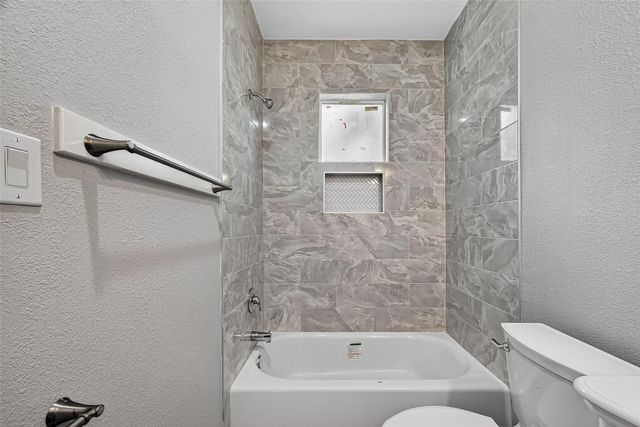 5921 Jackson Lane, Texas City, TX 77591