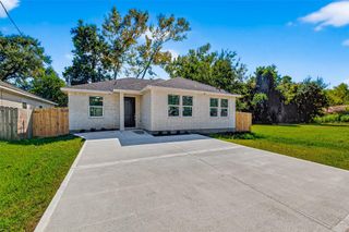 5921 Jackson Lane, Texas City, TX 77591