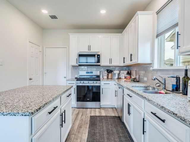 624 Pepperbark LOOP, Buda, TX 78610