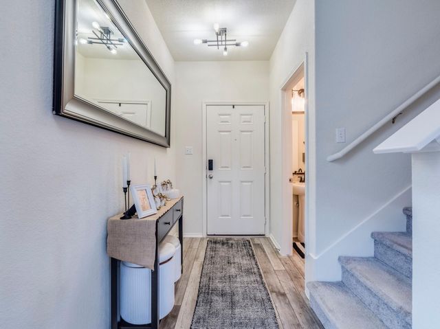 624 Pepperbark LOOP, Buda, TX 78610
