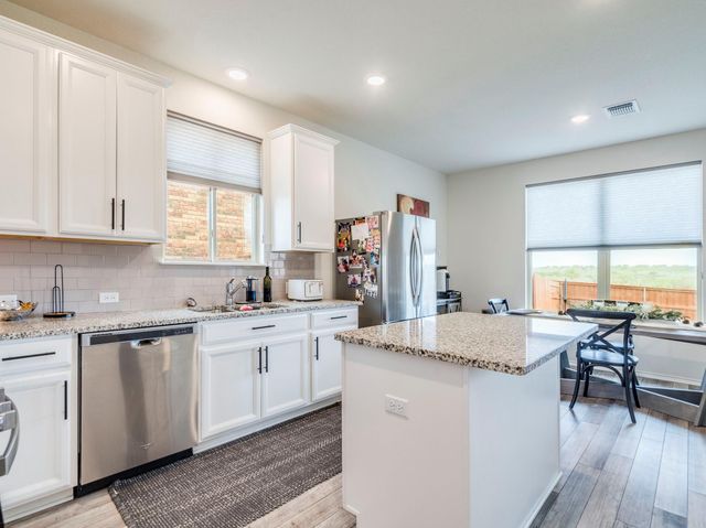 624 Pepperbark LOOP, Buda, TX 78610