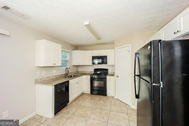 9510 Lakeview Road, Union City, GA 30291