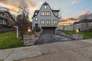 1824 Sherman Street Se, East Grand Rapids, MI 49506