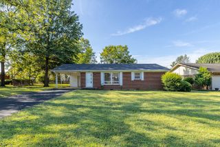 607 2nd St, Lawrenceburg, TN 38464