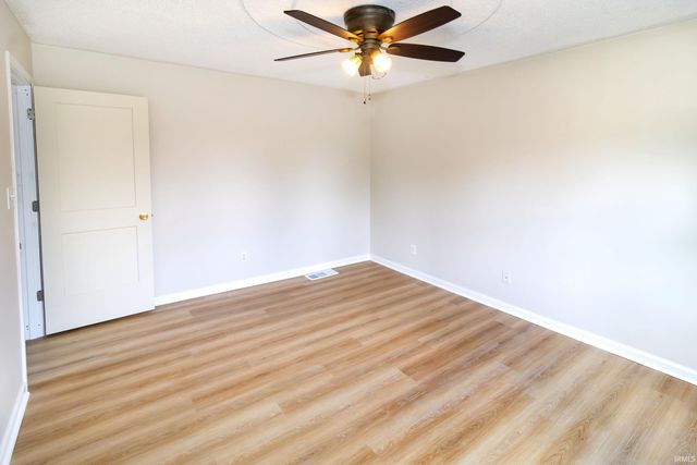 3017 S Rotherwood Avenue, Evansville, IN 47714