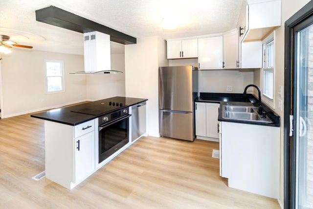 3017 S Rotherwood Avenue, Evansville, IN 47714