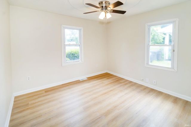 3017 S Rotherwood Avenue, Evansville, IN 47714