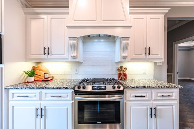 933 Millers Glen Drive, Sherwood, AR 72120