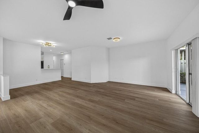 4243 SW 10th Court, Deerfield Beach, FL 33442