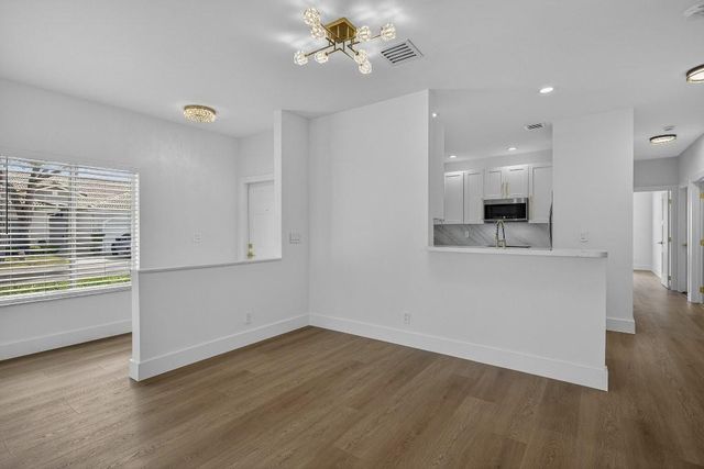 4243 SW 10th Court, Deerfield Beach, FL 33442