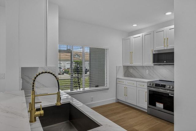 4243 SW 10th Court, Deerfield Beach, FL 33442