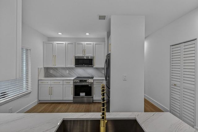 4243 SW 10th Court, Deerfield Beach, FL 33442