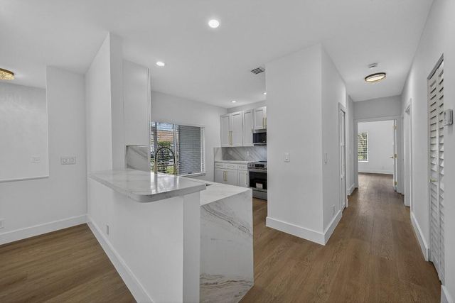 4243 SW 10th Court, Deerfield Beach, FL 33442