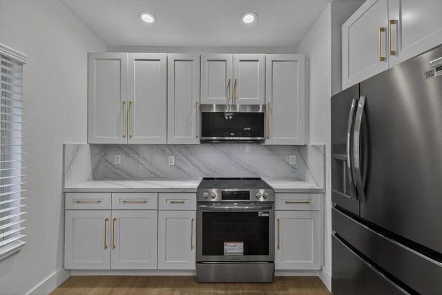 4243 SW 10th Court, Deerfield Beach, FL 33442