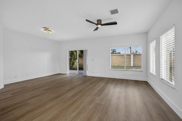 4243 SW 10th Court, Deerfield Beach, FL 33442