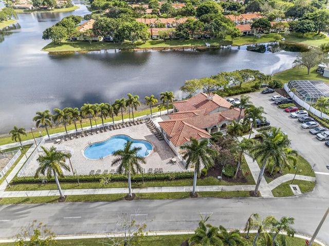 4243 SW 10th Court, Deerfield Beach, FL 33442