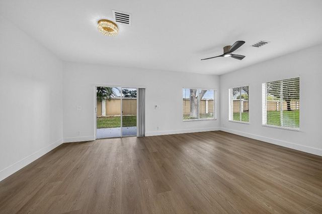 4243 SW 10th Court, Deerfield Beach, FL 33442