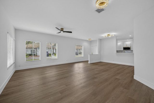 4243 SW 10th Court, Deerfield Beach, FL 33442