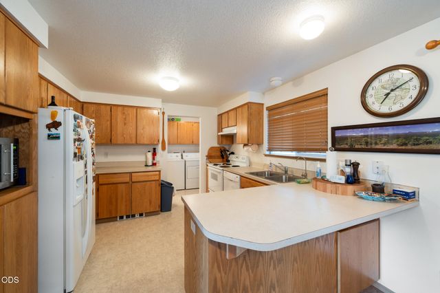 54668 Silver Fox Drive, Bend, OR 97707