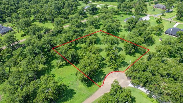 11 Pecanrow, Wharton, TX 77488