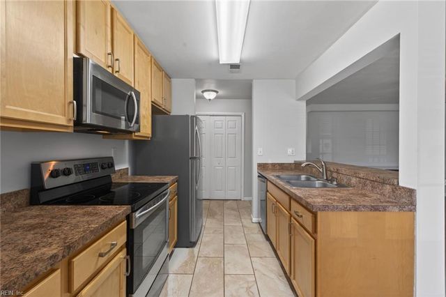 1802 Chantilly CT, Virginia Beach, VA 23451