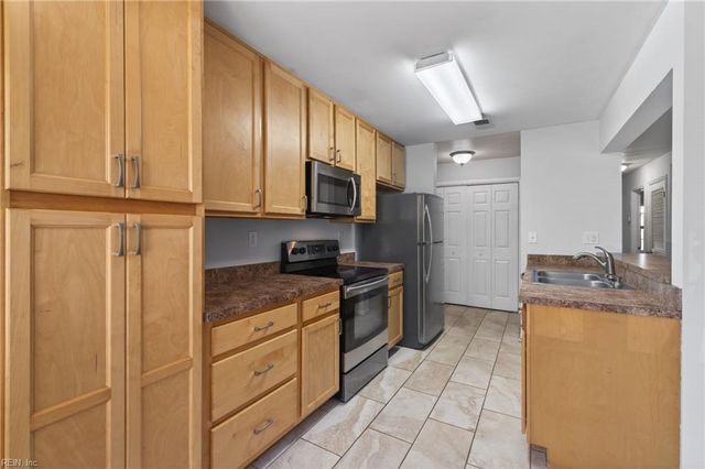 1802 Chantilly CT, Virginia Beach, VA 23451
