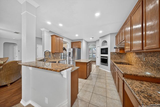 9522 Tascate Drive, Helotes, TX 78023