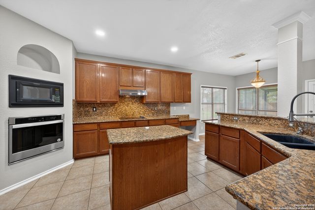 9522 Tascate Drive, Helotes, TX 78023