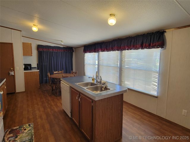 102 James Thomas, Eufaula, OK 74432