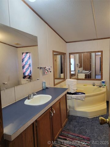 102 James Thomas, Eufaula, OK 74432