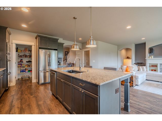 4605 S 19TH St, Ridgefield, WA 98642